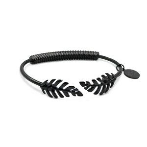 Kinsley Armelle Black Laurel Leaf